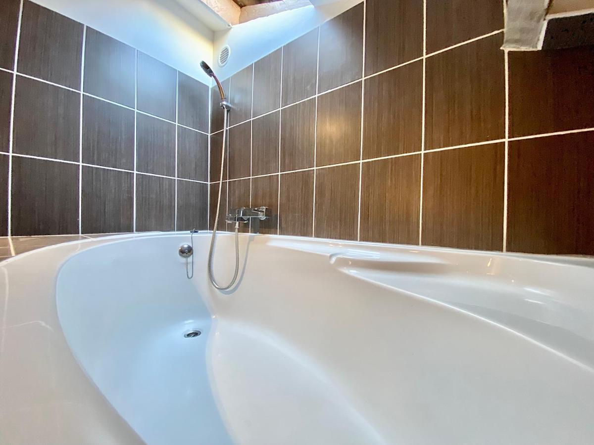 Lovely & Cozy Duplex Heart Of Nice With Bathtub! Exterior photo