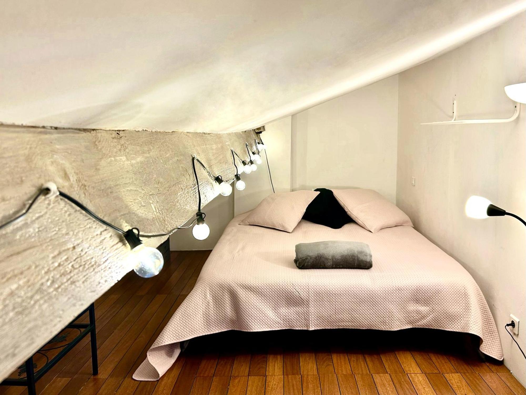 Lovely & Cozy Duplex Heart Of Nice With Bathtub! Exterior photo